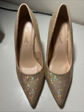 Anne Michelle Gold Holographic Pointed-Toe Heels